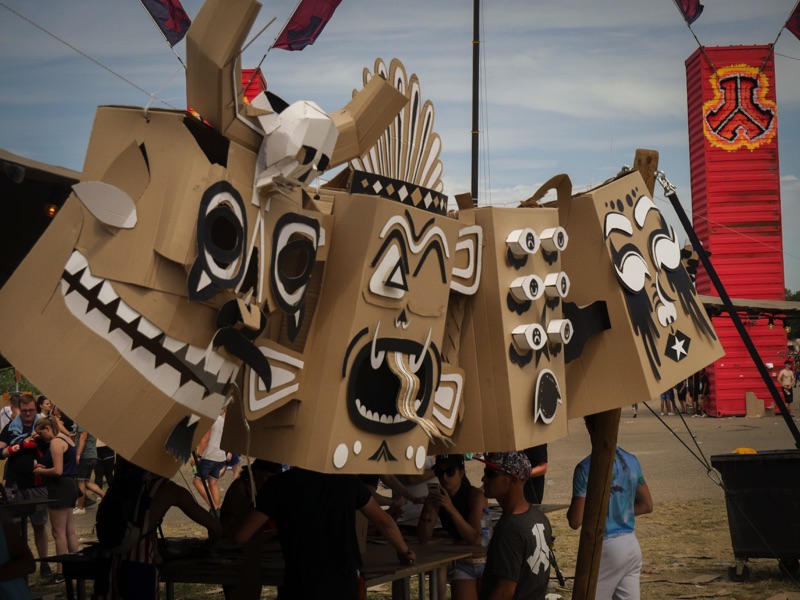 Defqon1: Hardstyle? Cardstyle!